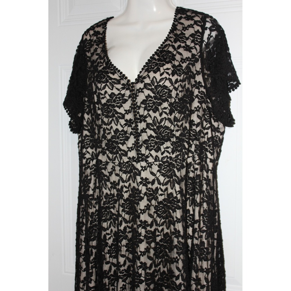 Torrid Black Floral Lace Dress Plus SZ 2X Edgy Whimsigoth Button Detail Stretch - Picture 6 of 8